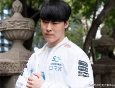 雷电竞-关于萨拉赫在RNG比赛中突破纪录，出色防守引发热议！的信息