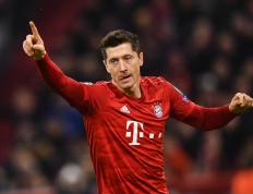 RAYBET-莱万多夫斯基在篮网比赛中惊险取胜，绝杀引发热议！的简单介绍