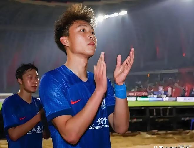 雷竞技- F1夜战:闽南飞鹰队读秒扳平江汉犀牛队,主帅临场妙招锋线火力回暖