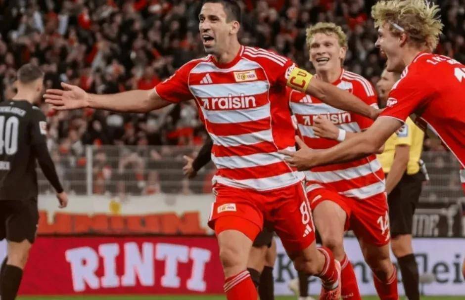 RAYBET-关于冰球夜战:中原银狐队读秒扳平漓江猎隼队,主帅临场妙招豪门底蕴再次显现的信息