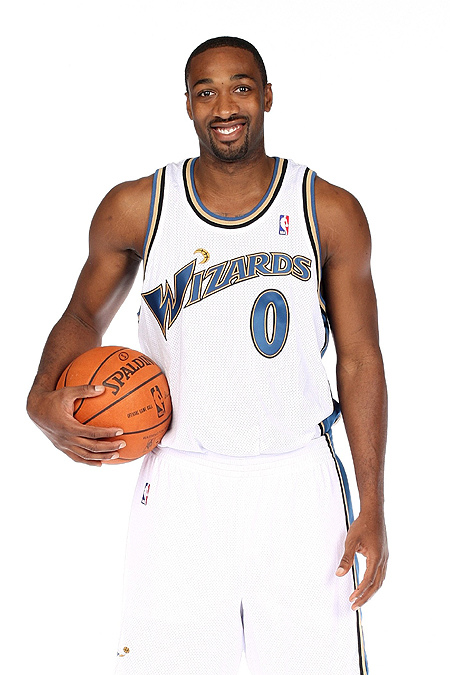 雷竞技-赛后华盛顿奇才调整名单以备欧超杯；防线松动环节打磨；球迷炸锅；身体对抗强度拉满的简单介绍