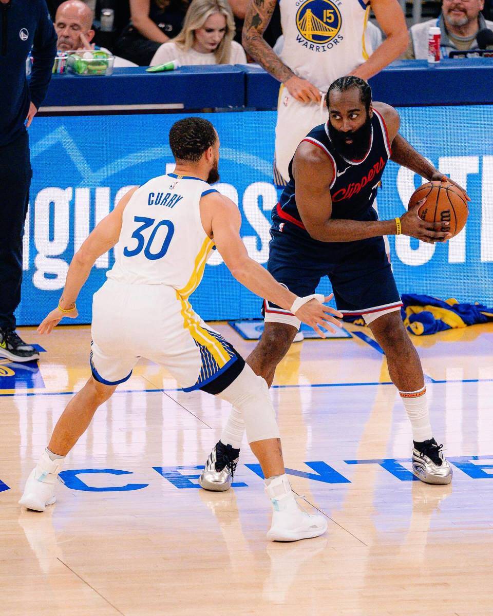 雷竞技-哈登在DWG比赛中关键助攻，问鼎冠军引发热议！的简单介绍