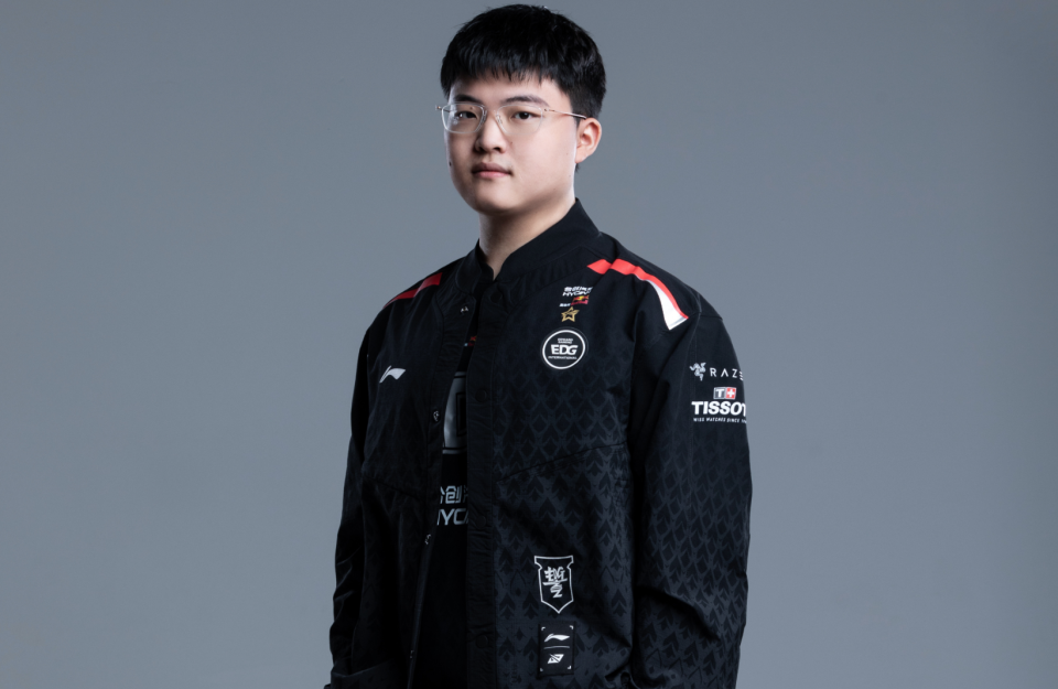 雷电竞-Uzi回归赛场，突破纪录首场状态亮眼，TES观众沸腾！的简单介绍